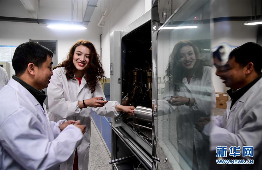 （新華全媒頭條&middot;上合青島峰會(huì)&middot;圖文互動(dòng)）（12）遠(yuǎn)航，揚(yáng)起&ldquo;上海精神&rdquo;的時(shí)代風(fēng)帆&mdash;&mdash;寫在上海合作組織成員國元首理事會(huì)第十八次會(huì)議即將召開之際