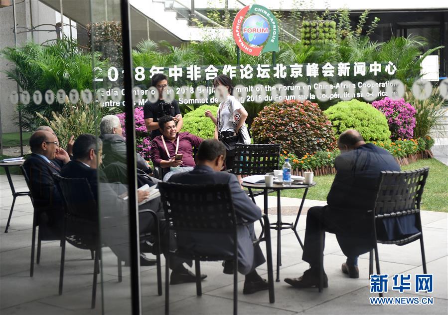 （中非合作論壇&middot;圖文互動(dòng)）（6）&ldquo;北京準(zhǔn)備好了！&rdquo;&mdash;&mdash;北京市委常委、常務(wù)副市長(zhǎng)張工就中非合作論壇北京峰會(huì)服務(wù)保障情況答新華社記者問(wèn)