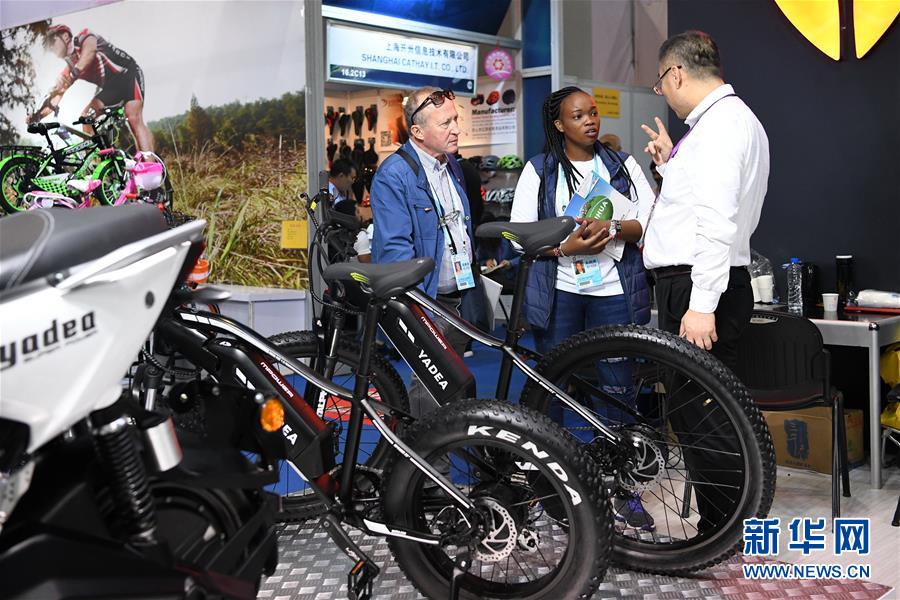 (新華全媒頭條·圖文互動)(3)從廣交會到進(jìn)博會——中國對外開放再譜新樂章