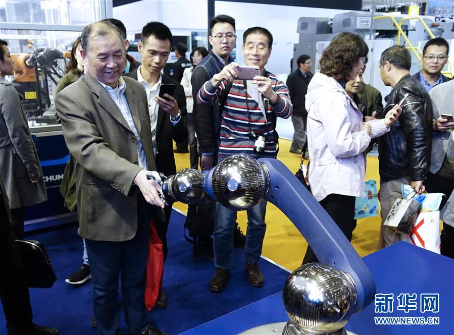 (新華全媒頭條·聚焦進(jìn)口博覽會(huì)·圖文互動(dòng))(6)在開(kāi)放中匯聚強(qiáng)勁動(dòng)能——從首屆進(jìn)博會(huì)觀察全球創(chuàng)新發(fā)展走向