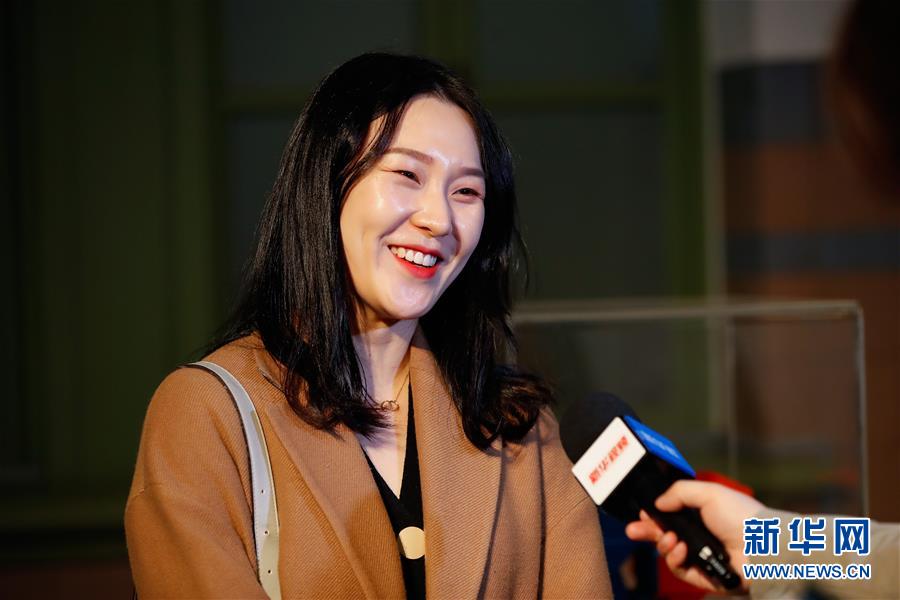 (國(guó)際·圖文互動(dòng))(3)通訊:敲響半島和平鐘聲——走訪韓朝非軍事區(qū)首爾藝術(shù)展