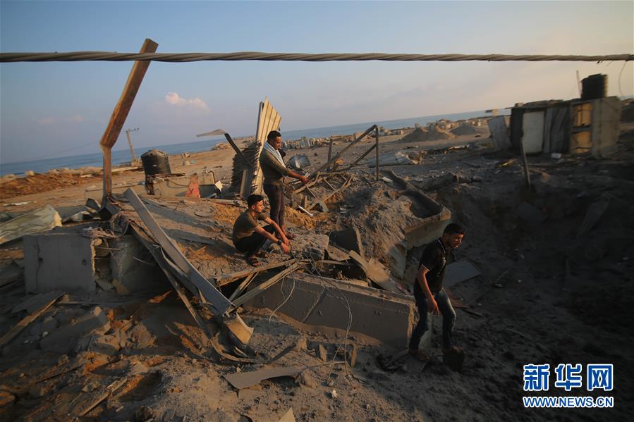 (國(guó)際)(2)以軍轟炸加沙地帶以回應(yīng)巴方火箭彈襲擊