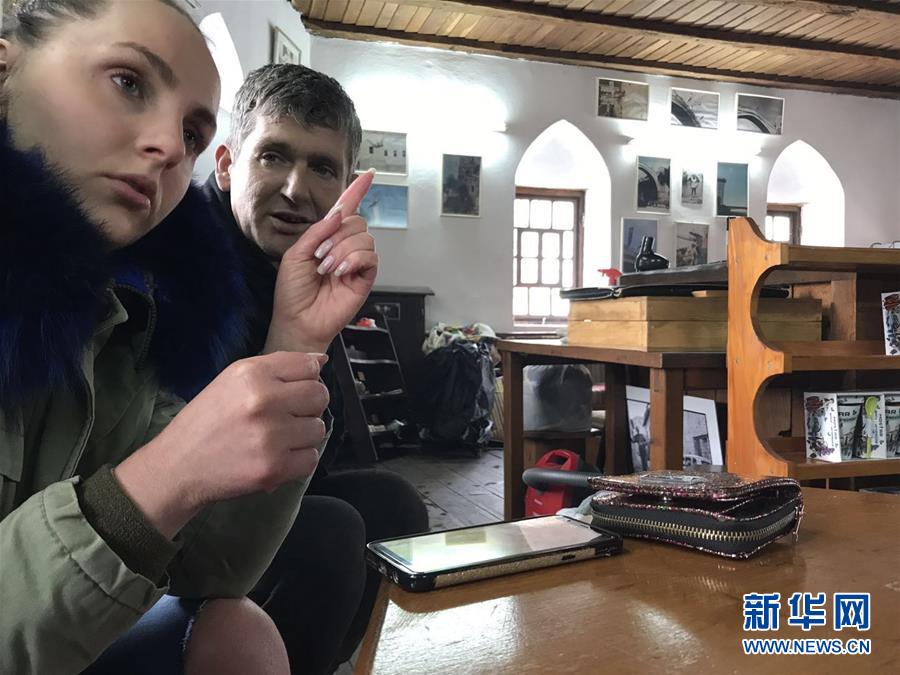 (國(guó)際·圖文互動(dòng))(2)通訊:波黑莫斯塔爾古橋上的跳水人