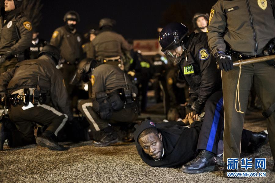 （國(guó)際&middot;圖文互動(dòng)）（1）中國(guó)人權(quán)研究會(huì)發(fā)表文章揭批&ldquo;美式人權(quán)&rdquo;虛偽本質(zhì)