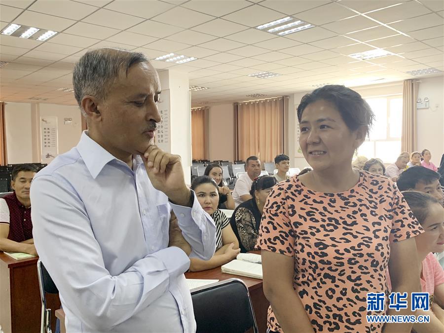 （圖文互動）（2）多國駐華使節(jié)參訪新疆：中國反恐、去極端化經(jīng)驗值得學(xué)習(xí)借鑒