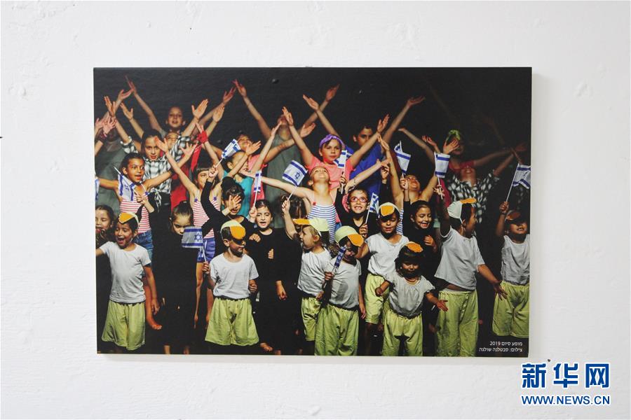 (國際·圖文互動)(1)通訊:以黎邊境防空洞里的舞蹈課