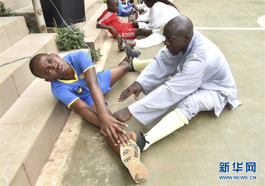 （國(guó)際&middot;圖文互動(dòng)）（8）通訊：&ldquo;我也曾混跡街頭，終于靠習(xí)武自立&rdquo;&mdash;&mdash;喀麥隆人姆巴的武術(shù)情緣