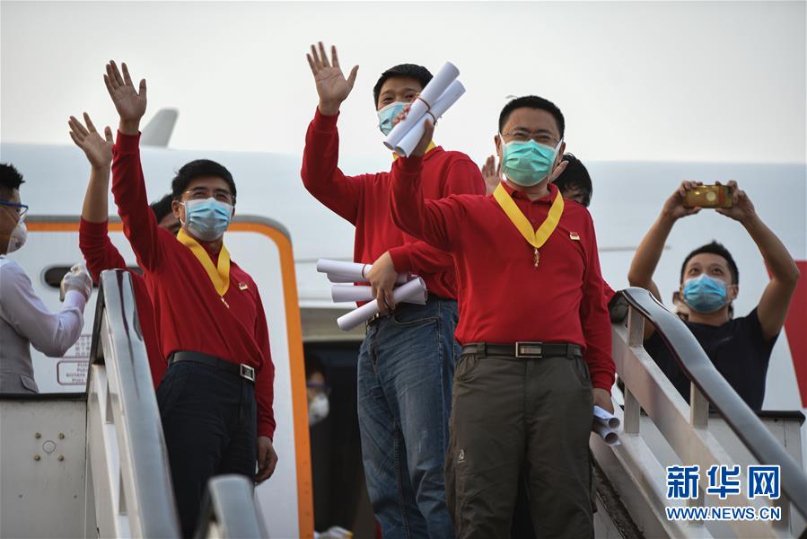 (國際疫情·圖文互動)(4)委內瑞拉政府為中國醫(yī)療專家組全體成員授勛