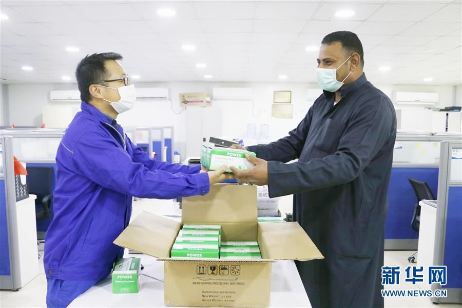 （國際疫情&middot;圖文互動(dòng)）（3）通訊：防疫、生產(chǎn)兩不誤，沙漠現(xiàn)&ldquo;棋盤&rdquo;&mdash;&mdash;記中企承建科威特住房基建項(xiàng)目