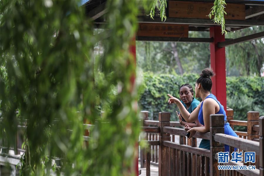 （中非團(tuán)結(jié)抗疫故事&middot;圖文互動）（4）坦桑尼亞留學(xué)生譚麗：離家千里 生活一樣溫暖而多彩