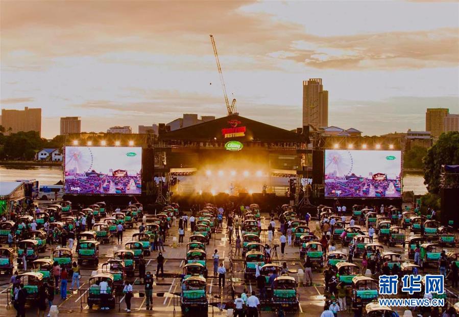 （國(guó)際&middot;圖文互動(dòng)）（3）疫情新常態(tài)下的新嘗試&mdash;&mdash;泰國(guó)舉辦&ldquo;嘟嘟車&rdquo;音樂(lè)會(huì)