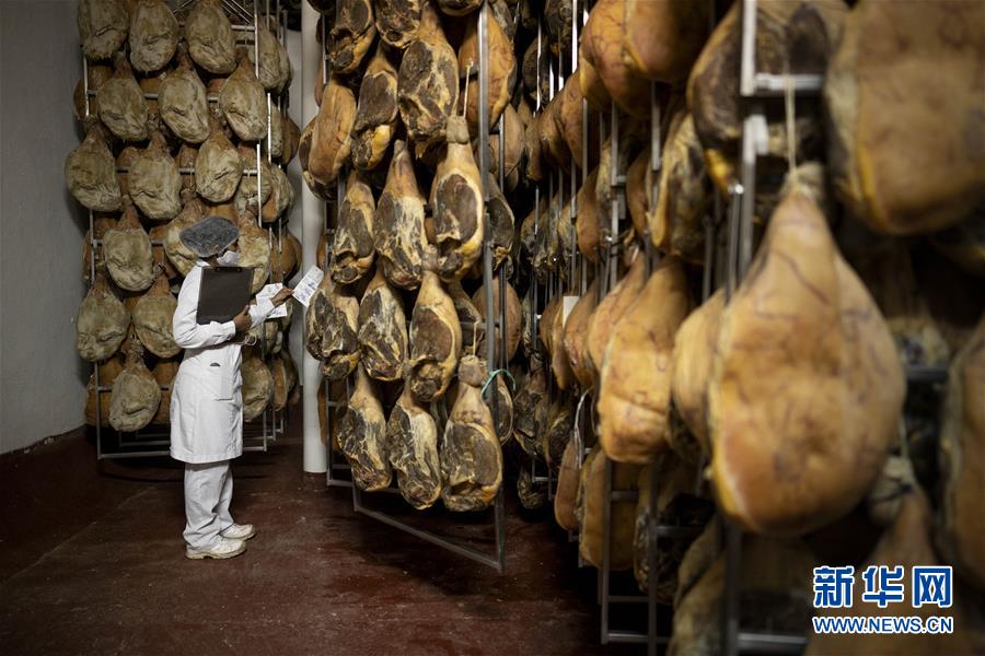 (新華全媒頭條·圖文互動(dòng))(8)攜手共“進(jìn)” 開放共贏——寫在第三屆中國(guó)國(guó)際進(jìn)口博覽會(huì)開幕之際