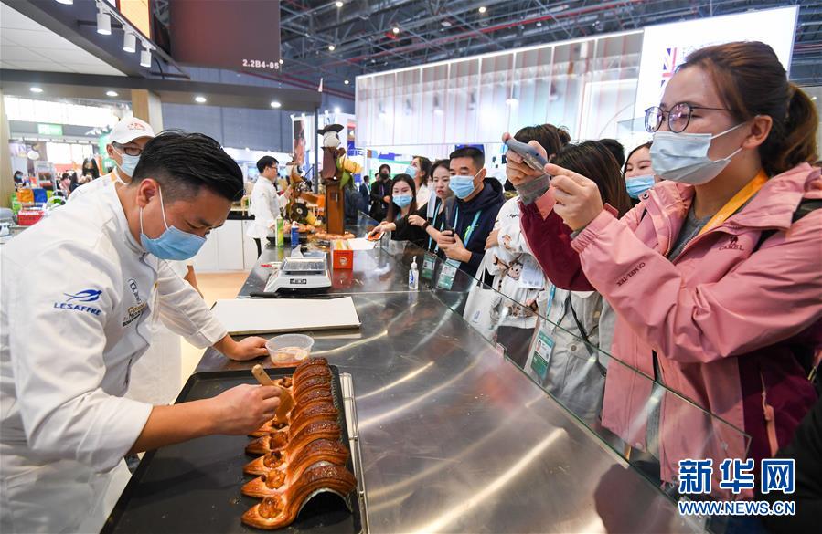 （第三屆進博會&middot;圖文互動）（7）全球&ldquo;寶藏級&rdquo;美食薈萃&mdash;&mdash;進博會食品及農(nóng)產(chǎn)品館遍藏世間珍饈