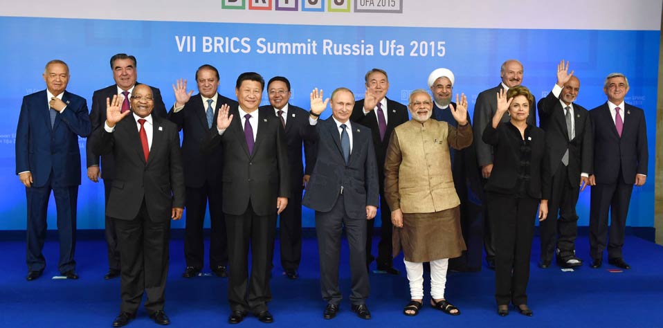 習(xí)近平出席金磚國家同歐亞經(jīng)濟(jì)聯(lián)盟、上海合作組織成員國、觀察員國及受邀國領(lǐng)導(dǎo)人對話會