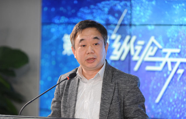 倪峰：明年看全球化，就是看中國