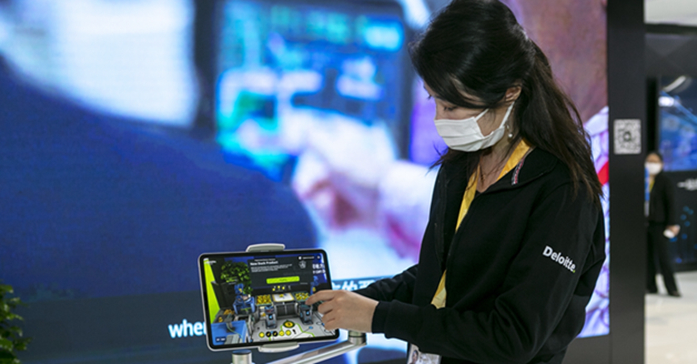 看不見(jiàn)的展品、看得見(jiàn)的智慧&mdash;&mdash;從服貿(mào)會(huì)到進(jìn)博會(huì)看中國(guó)服務(wù)貿(mào)易合作發(fā)展