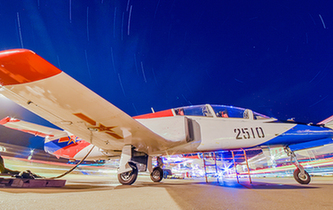 夜航｜戰(zhàn)鷹試翼，有你想不到的美